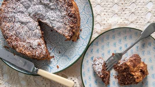 Κέικ με Γεύση Καρυδόπιτας