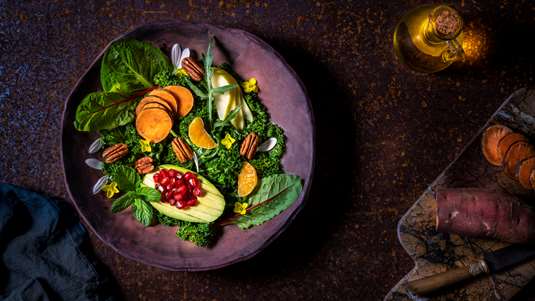 Σαλάτα με Ρόδι, Μαρούλι και Αβοκάντο