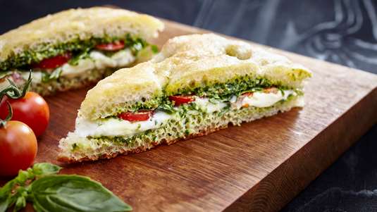 Σάντουιτς με Πέστο και Τυρί Κρέμα