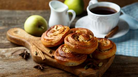 Ρολάκια με Μήλο και Κανέλα