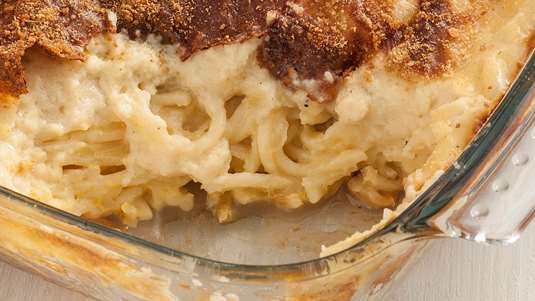 Pasta με Καπνιστό Μπέικον, Ελιές και Μανούρι