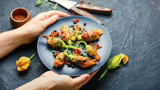 Ανθοτυροκεφτεδάκια στο Φούρνο