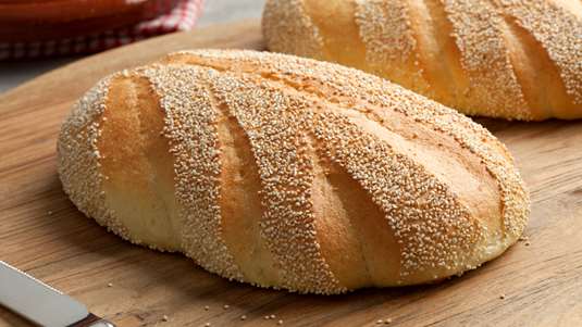 Εύκολο Ψωμί με Σιμιγδάλι