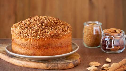 Σιροπιαστό Κέικ Αμυγδάλου