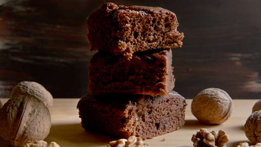 Σμυρνέικη Πίτα με Ούζο και Καρύδια