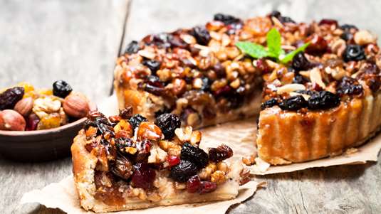 Γλυκιά Πίτα µε Ξερά Φρούτα και Καρπούς