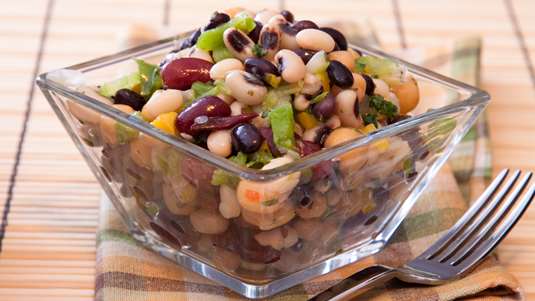 Σαλάτα με Φασόλια Μαυρομάτικα