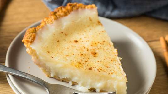 Βουτυράτη Πίτα με Γιαούρτι και Μαχλέπι