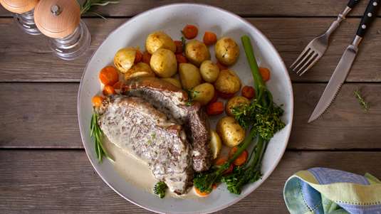 Μοσχάρι με Πατάτες στο Φούρνο