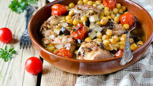 Κοτόπουλο με Ρεβίθια και Άρωμα Λεμονιού