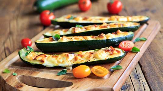 Κολοκυθάκια Φούρνου με Τυριά