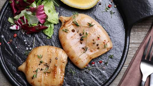 Σουπιές με Ελιές