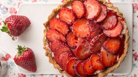 Ανοιχτή Πίτα με Βουτυράτη Ζύμη