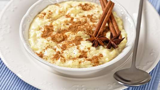 Ρυζόγαλο µε Αποξηραµένα Φρούτα