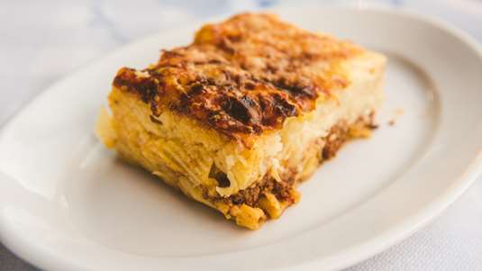 Παστίτσιο με Κιμά και Κρέμα Γιαουρτιού