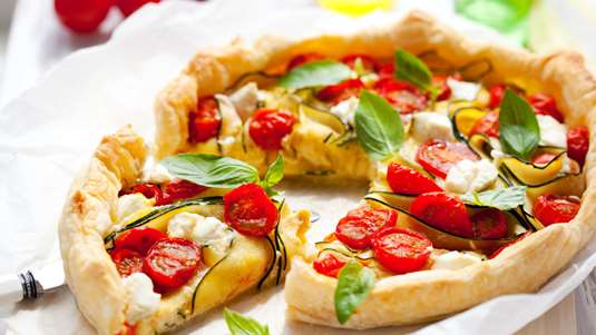 Τάρτα με Ντοματίνια, Πιπεριές και Φέτα