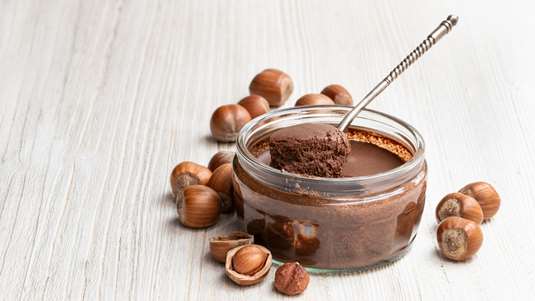 Σπιτική Πραλίνα με Κομματάκια Φουντουκιού και Μέλι