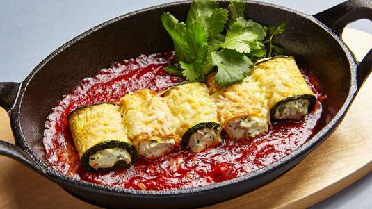 Μελιτζάνες με Τυριά και Σάλτσα