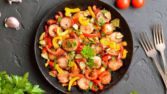 Μπουγιουρντί με Χωριάτικο Λουκάνικο