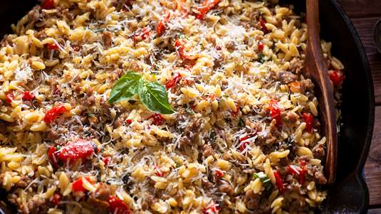 Κιμάς στην Κατσαρόλα με Κριθαράκι