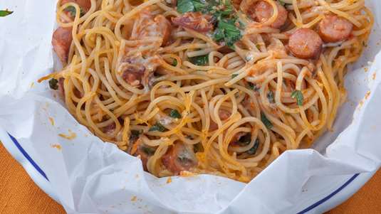 Pasta με Λουκάνικο, στο Χαρτί