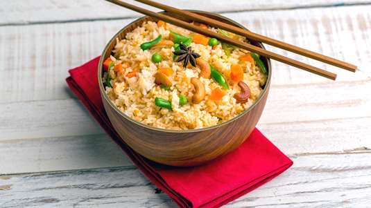 Ασιατική Σαλάτα με Ρύζι και Τζίντζερ