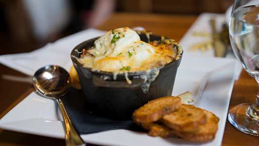 Πατάτες στο Φούρνο με Αυγά και Λαχανικά