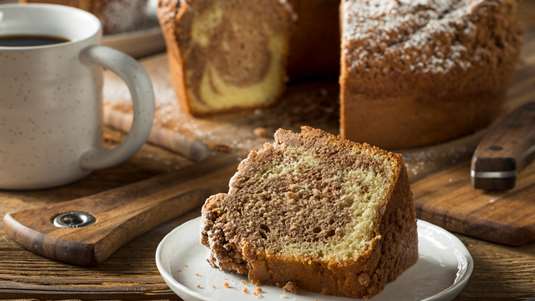 Το Ελληνικό Κέικ, με Ταχίνι και Πετιμέζι