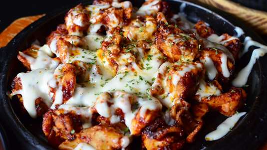 Κοτόπουλο Τηγανιά με Σάλτσα Γιαουρτιού