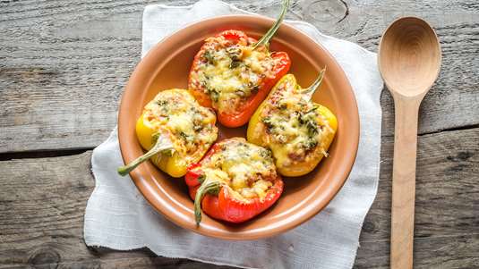 Πιπεριές στο Πήλινο με Γραβιέρα