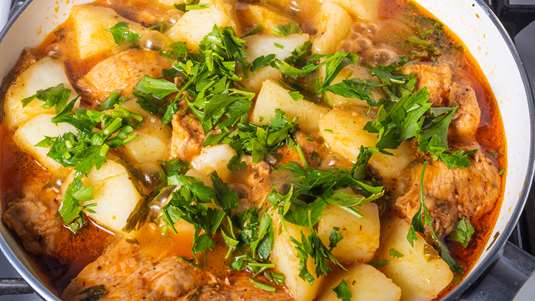 Κοτόπουλο με Πατάτες στην Κατσαρόλα