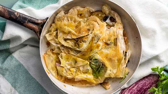 Μελιτζανόπιτα με Γραβιέρα