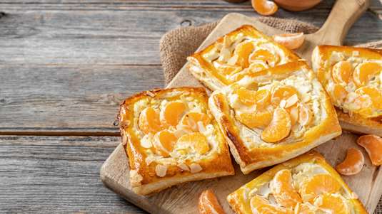 Γλυκο-τυρόπιτα με Άρωμα Πορτοκαλιού και Μαστίχας