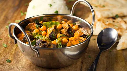 Ρεβίθια Φούρνου με Ρύζι και Σπανάκι