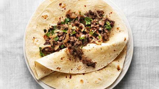 Πιτούλες με Κιμά και Τυρί