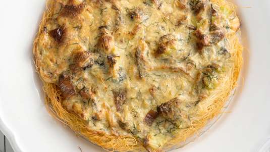 Τάρτα Κανταΐφι με Κοτόπουλο και Γραβιέρα