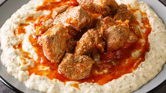 Μοσχάρι με πουρέ μελιτζάνας (xουνκιάρ μπεγεντί )