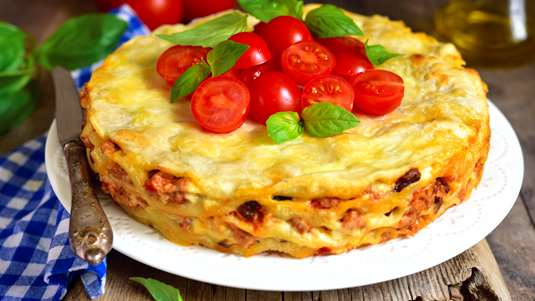 Πίτα με Κιμά και Ζυμαρικά