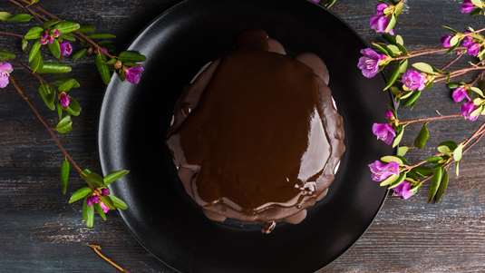 Σιροπιαστή Σοκολατόπιτα με Ελαιόλαδο