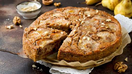 Γλυκιά Πίτα με Αχλάδια και Ξηρούς Καρπούς