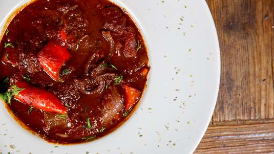 Γιουβέτσι στην Κατσαρόλα με Σουπιές