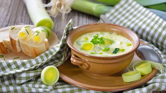 Πρασόσουπα Αυγολέμονο