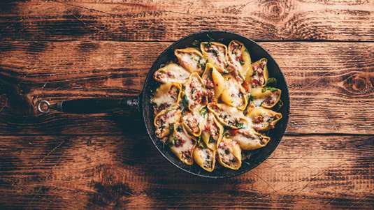 Χοιρινό με Ζυμαρικά στο Φούρνο