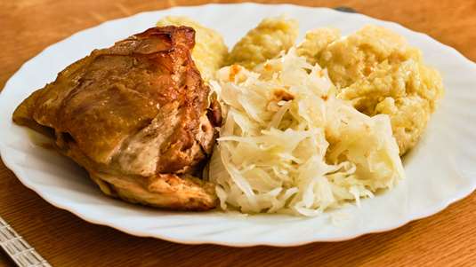 Χοιρινό με Λάχανο στο Φούρνο