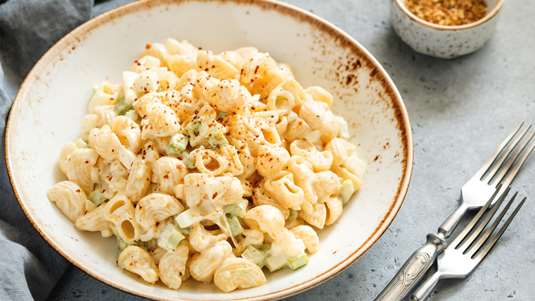 Μακαρονοσαλάτα με Μοτσαρέλα και Ρόκα