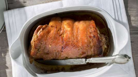 Τραγανό και Βελούδινο Χοιρινό Μπούτι