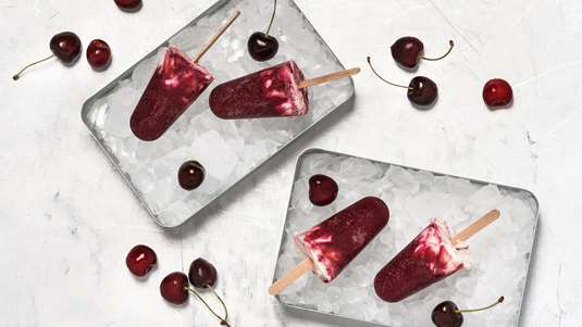 Γρανίτες με Φρέσκα Κεράσια και Γιαούρτι