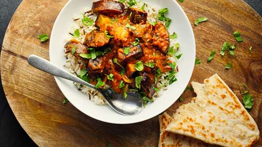 Μελιτζάνες με Ρύζι και Δυόσμο