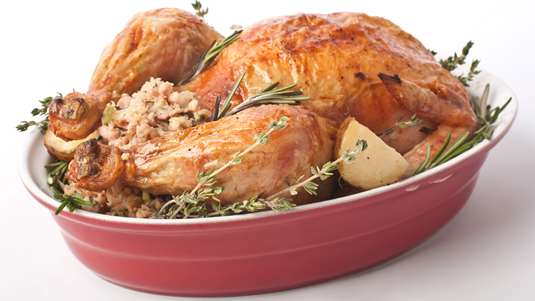 Κοτόπουλο Γεμιστό στη Γάστρα