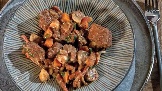 Αγριογούρουνο με Σύκα και Δαμάσκηνα